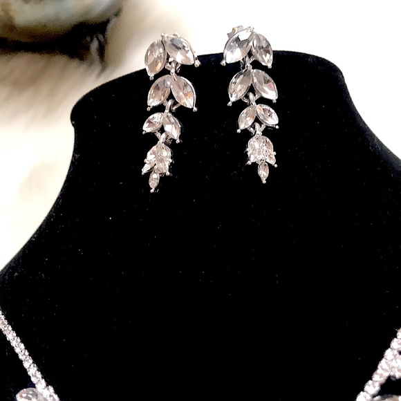 🆕GLAM 2pc Jewelry Set Dangle Earrings & Necklace - Picture 8 of 14